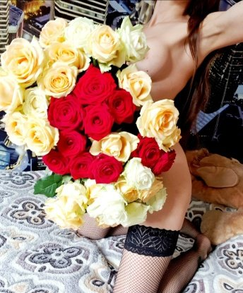 Проведу с тобой незабываемое время, наполненное страстью и наслаждением. 🌹 Умею создавать атмосферу уюта и комфорта, чтобы ты почувствовал себя по-настоящему желанным и особенным. 💋 Мои услуги включают классический секс, оральные ласки, массаж и многое другое. 🌈 Возможности для воплощения твоих фантазий безграничны! 💦 Люблю экспериментировать и открыта для новых идей. Отзывы о моих услугах всегда положительные и говорят о моей искренности и профессионализме. Имею привлекательный внешний вид и обворожительные формы, которые ты сможешь оценить на моих фото. 📸 Жду встречи в Москве, чтобы воплотить твои самые сокровенные фантазии в реальность. 🌃 Обещаю, ты не пожалеешь 😉. Татьяна